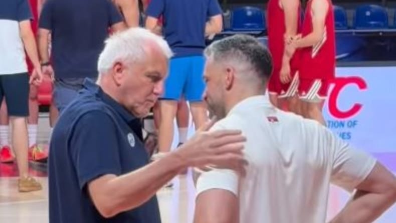 Αποθεώθηκε στη Σερβία ο Ομπράντοβιτς: Το αστείο που έκανε για τις κόκκινες φανέλες